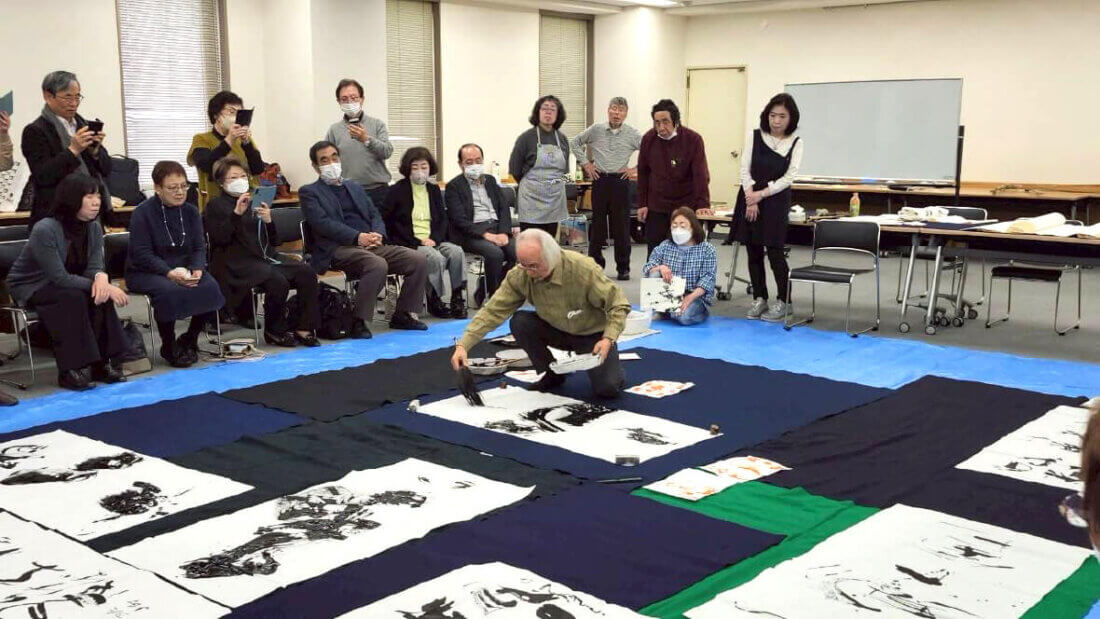 令和6年度作品研究部活動報告の様子